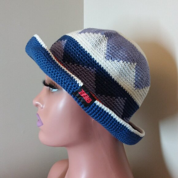 Romantic Crocheted Bucket Hat - Picture 9 of 13